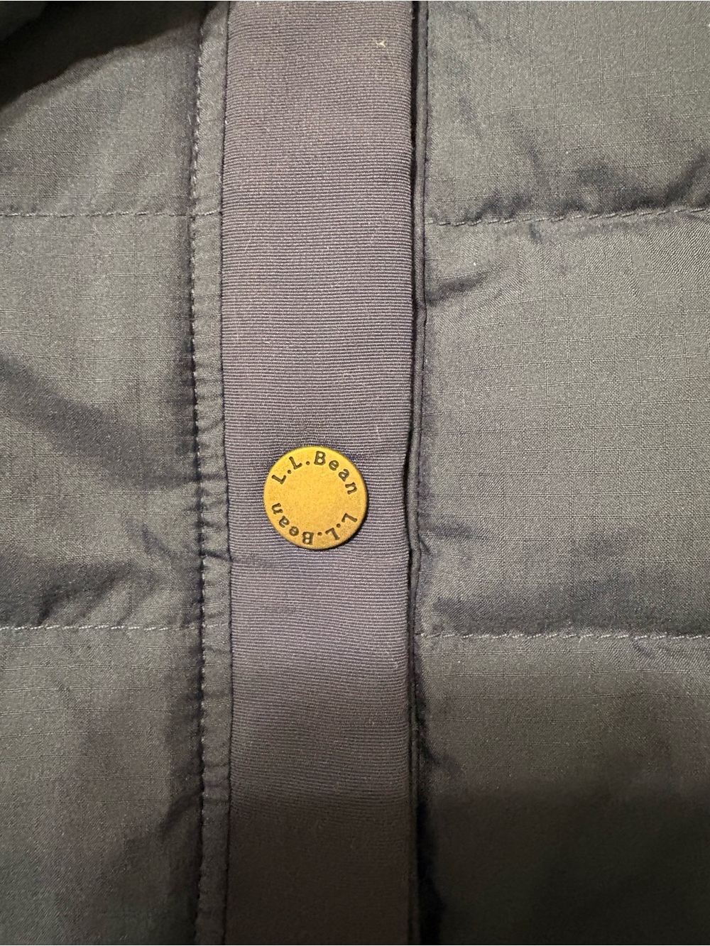 L.L. Bean Men's Hooded Puffer Jacket in Navy - Picture 3 of 6